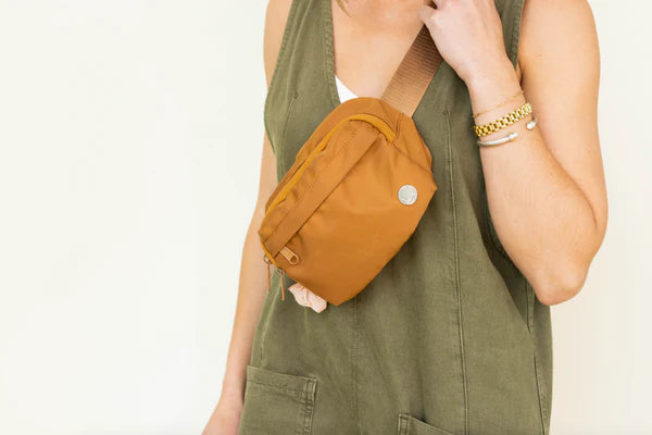 Belt Bag with Built-In Waste Bag Dispenser