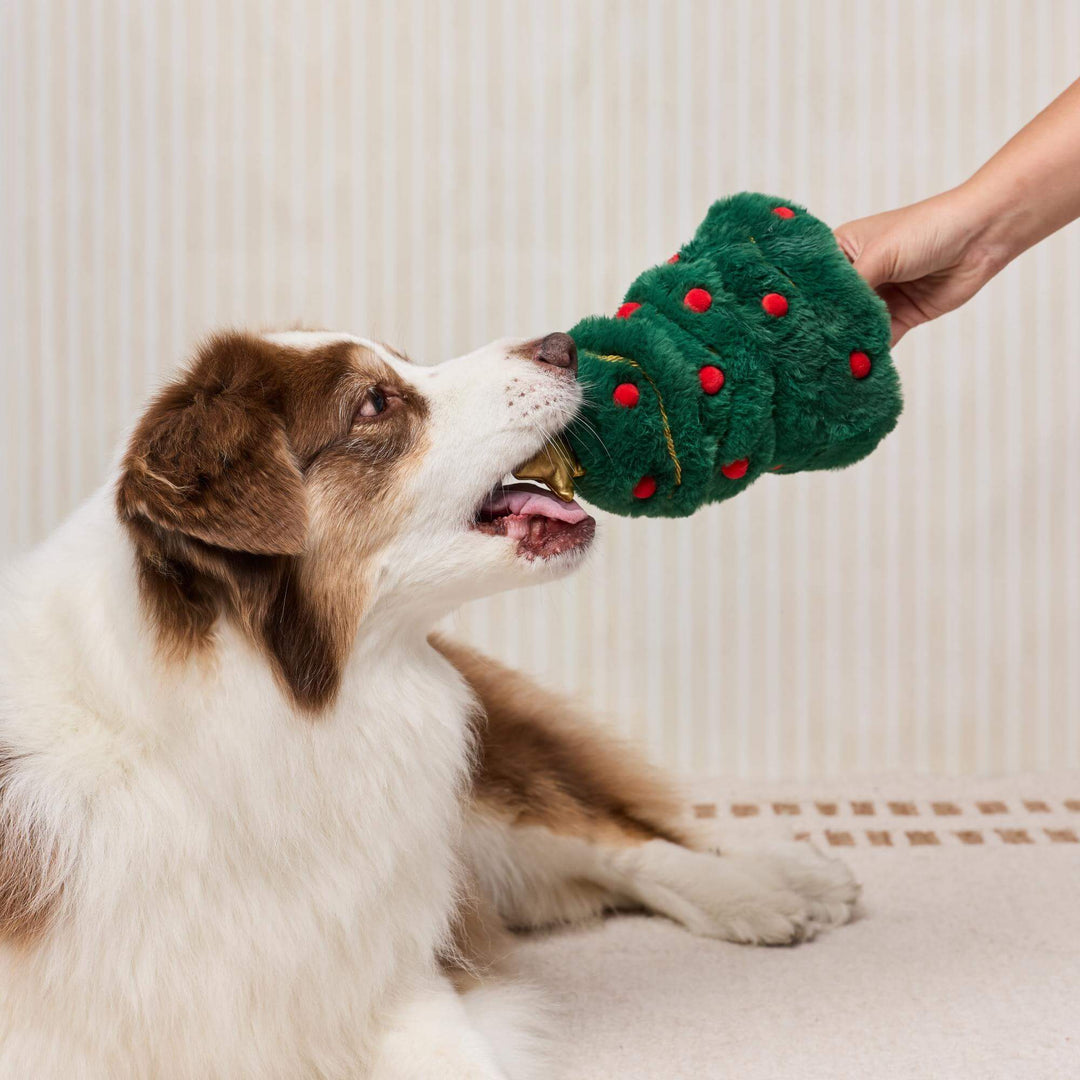O Christmas Tree Interactive Snuffle Dog Toy